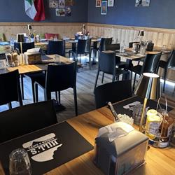 Hill's Burger & CHIPS  by Antonio
