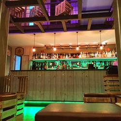 Mag- American bar