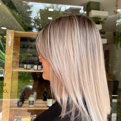 Zohra hair salon