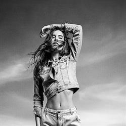 Blackout Fashion Di Serra Consuelo