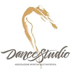 DANCE STUDIO