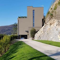 Il Flat Modern design apartment on Lake Como