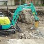 DEMOLIZIONE CON MINI ESCAVATORE