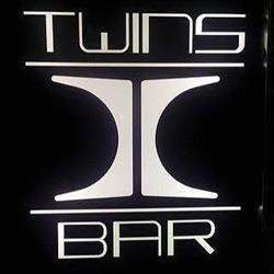 Twin's Bar