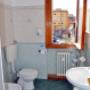 bagno finestrato ad uso privato di una doppia