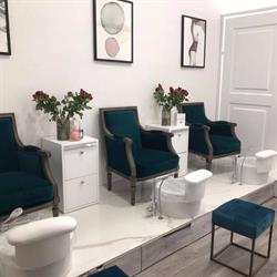 Light Nails Boutique