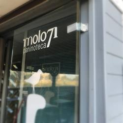 Molo 71