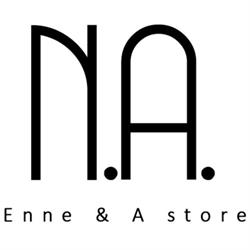 Enne e a Store