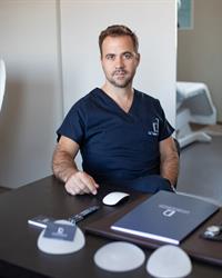 Dr. Valerio De Santis - Chirurgo Plastico