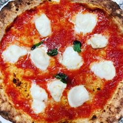 1/2Metro Pizzeria & Ristorante