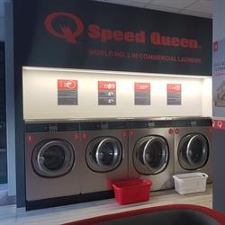 Lavanderia Self Service Laundry Speed Queen