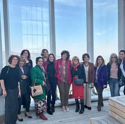 DONNE NEL TURISMO