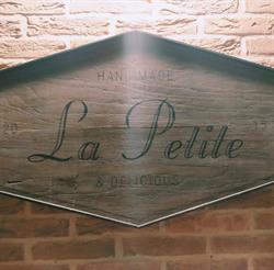 La Petite Hand made & Delicious