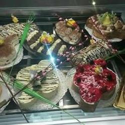 CRAZY BAR-Gelateria,Paninoteca,Caffetteria
