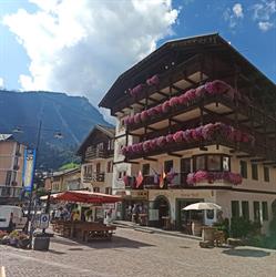 Post Hotel - Ostaria Tyrol