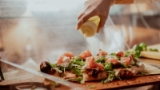 La cura del dettaglio sulle Pinse del Pinsa Club - Pizzeria e Pinseria OPR delle Langhe