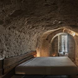 Aque Cave