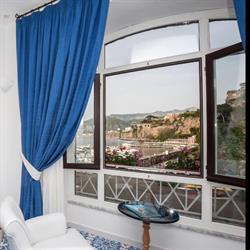 Surriento Suites
