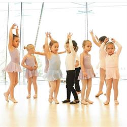 Atena Danza