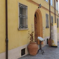 Biblioteca comunale Reali e Collezione museale Veggiani