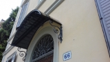 Pensilina in ferro battuto