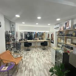 Marra's Parrucchiere e Barber