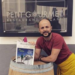 Petit Gourmet Restaurant Cafe
