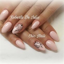 Chic Nails