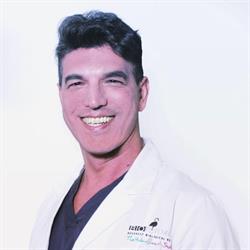 Dott. Angelo De Cataldis - Chirurgo Plastico, Medico Estetico, Angiologia