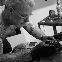 Red Dragon Tattoo di Rosario Vicenzi