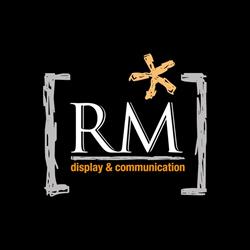 R M