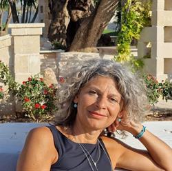 Cristiana Carotti Natutopatia. Riflessologia. Tecniche di Massaggio Olistico. Tecniche Energetiche