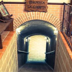 Enoteca "La Grotta" - Wine Shop