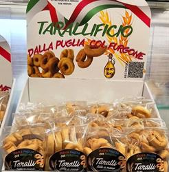Tarallificio Dalla Puglia col furgone