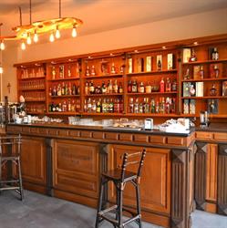 The Charleston Pub
