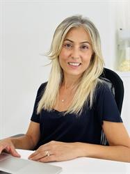 Sonia Perrone Falconieri, Agente Immobiliare e Realtor