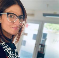 LAURA STYLE
