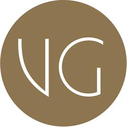 VG Make up Artist & Eye Designer