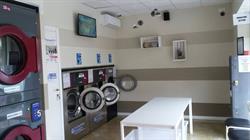 25 aprile lavanderia self service
