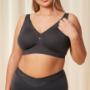 Reggiseno minimizer senza ferretto e non imbottito.
Doppia laminazione traspirante con fodere per coppe morbidissime.
Comfort a 360º ed effetti leviganti.
Forma naturale del busto, quasi senza cuciture.
Spalline imbottite regolabili con bordi puliti.