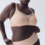 Reggiseno modellante senza ferretto
Coppe in schiuma elastica 4D che modella la forma del seno.
Stratificazione a rete incrociata per un maggiore sostegno.
Progettato in tessuto ecologico e morbidissimo Lyocell di Lenzing™.
Ha effetto levigante su schiena e ascelle.