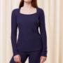 Top a costine morbide e dalla vestibilità slim
Scollo quadrato per un look moderno
Effetto morbido e leggero sulla pelle
Realizzato in Tencel Lyocell di prima qualità e poliestere riciclato per un'eleganza sostenibile