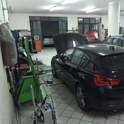 Autofficina Centro revisioni Caricato