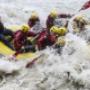 Rafting Valle d'Aosta - gommone da rafting tra le onde