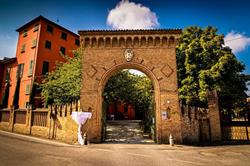 Palazzo Bellisomi (Castello Rosso)