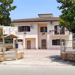 Casa di Riposo "Nonni Felici"
