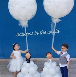 Balloons in the world di Maria Ambrosio