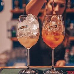 Bar New Moon