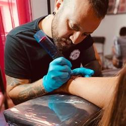 Mas Tinta tattoo piercing