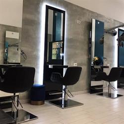 Giurò Hairdressing